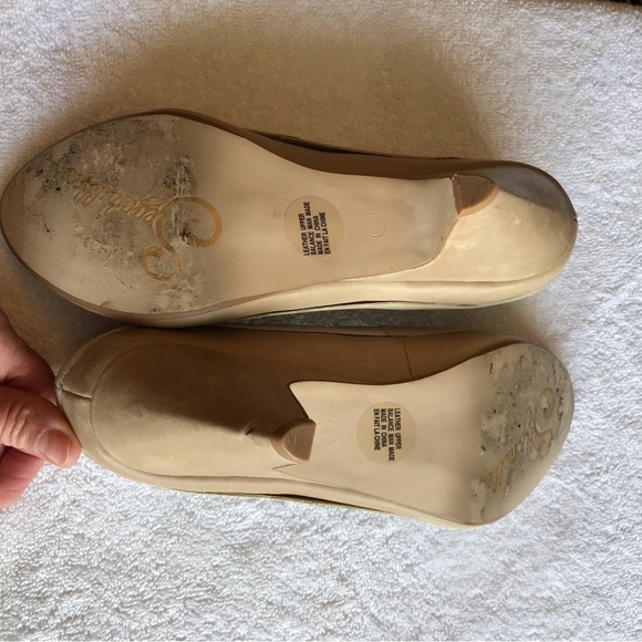 SEYCHELLES peep toe open toe kitten heel taupe and gold. Size 8. - Picture 9 of 11